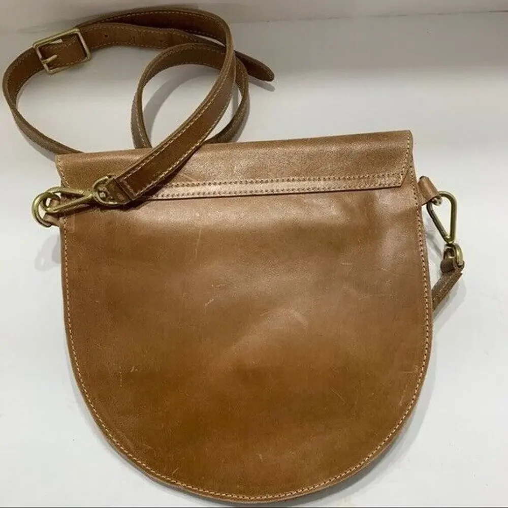 Sseko‎ Half Moon Cognac Leather Crossbody Bag Adjustable Strap Purse Size Small